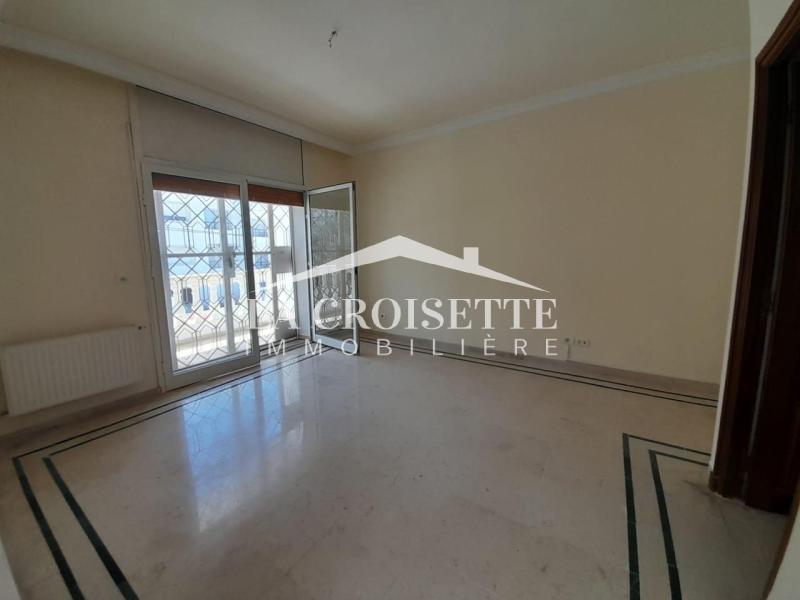Triplex S+5 à Gammarth